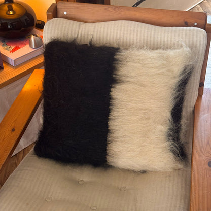 Swirl pillow